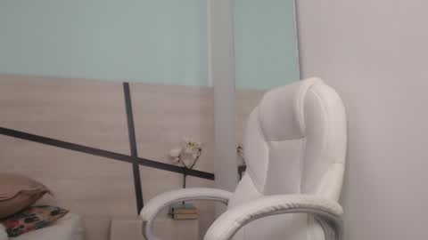 Snapshot of sussy_leon chatting on 01.18.25 sussy leon online show from 01.18.25