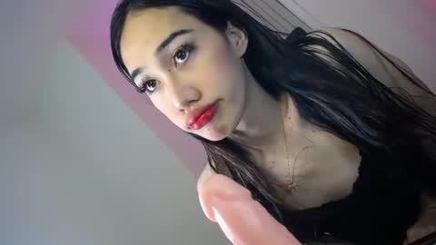Snapshot of sususlutxx chatting on 12.17.24 susie online show from 12.17.24