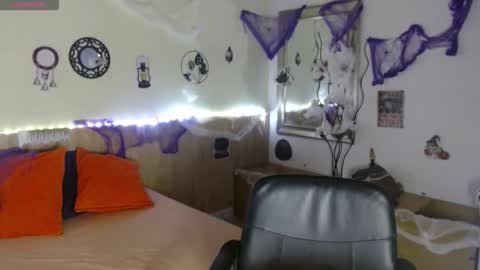 Suxxxy online show from 10.31.25