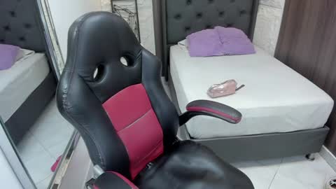 Snapshot of suzetmonaco chatting on 07.18.26 S U Z E T online show from 07.18.26