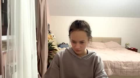 Lilu online show from 10.03.25