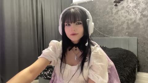 EmilySuonn online show from 03.31.26