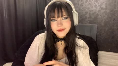 EmilySuonn online show from 04.07.26