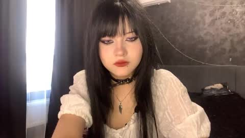 EmilySuonn online show from 04.14.26