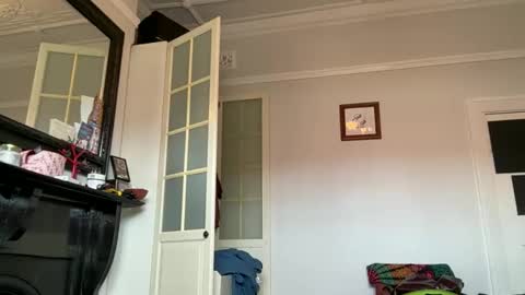 suzie stardust online show from 04.03.26