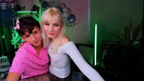 Snapshot of suzume_yuppi chatting on 10.13.25 suzume online show from 10.13.25
