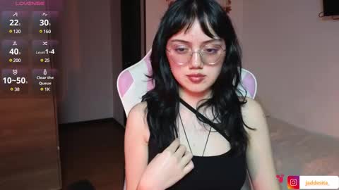Snapshot of suzumi_ chatting on 01.07.25 Jadde online show from 01.07.25