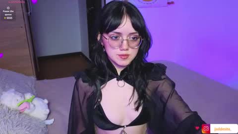 Snapshot of suzumi_ chatting on 02.01.25 Jadde online show from 02.01.25