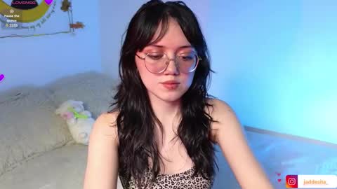 Snapshot of suzumi_ chatting on 02.15.25 Jadde online show from 02.15.25