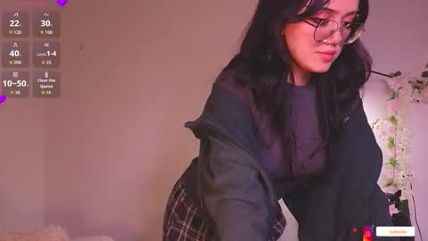 Snapshot of suzumi_ chatting on 10.04.25 Jadde online show from 10.04.25