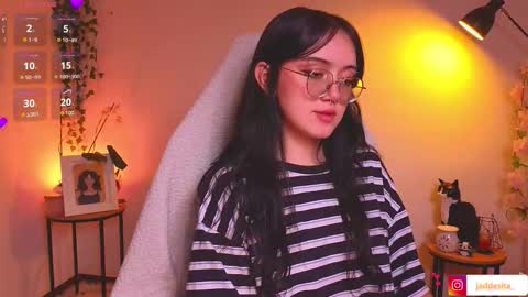 Snapshot of suzumi_ chatting on 10.14.25 Jadde online show from 10.14.25