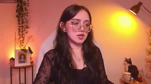 Snapshot of suzumi_ chatting on 10.22.25 Jadde online show from 10.22.25