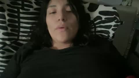 Snapshot of suzyishellawet chatting on 11.16.25 Suzy online show from 11.16.25