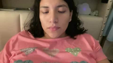 Snapshot of suzyishellawet chatting on 11.17.25 Suzy online show from 11.17.25