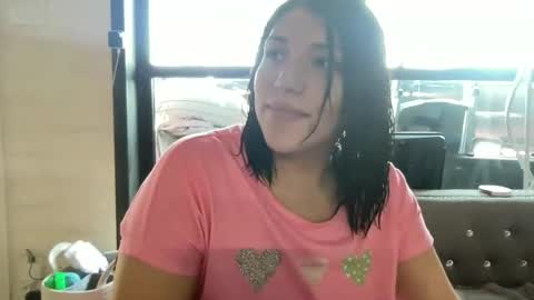 Snapshot of suzyishellawet chatting on 12.01.25 Suzy online show from 12.01.25