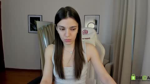 Suzy  next stream  Thursday Friday Saturday online show from 02.01.25