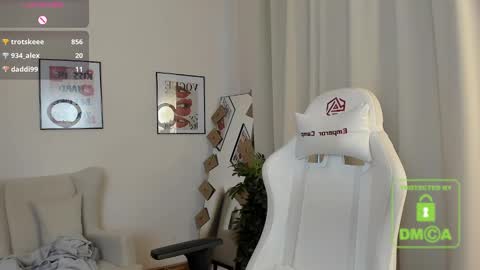 Suzy  next stream  Thursday Friday Saturday online show from 02.12.25