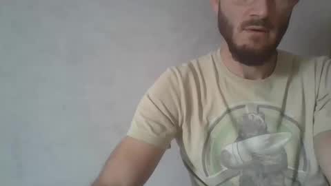 Snapshot of swarogpl chatting on 10.31.25 swarogpl online show from 10.31.25