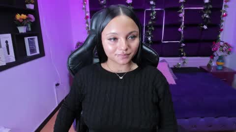 Snapshot of sweelanna chatting on 12.19.24 sweet ana  online show from 12.19.24