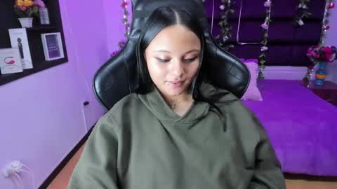 Snapshot of sweelanna chatting on 01.11.25 sweet ana  online show from 01.11.25