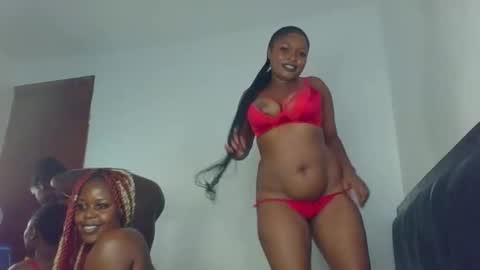 Snapshot of sweet_22ass chatting on 12.16.25 sweet_22ass online show from 12.16.25