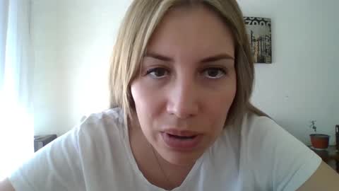 Snapshot of sweet__alana chatting on 12.20.24 Sweet  alana online show from 12.20.24