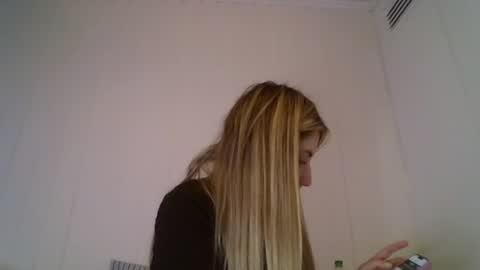 Snapshot of sweet__alana chatting on 10.08.25 Sweet  alana online show from 10.08.25