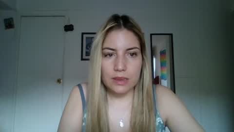 Snapshot of sweet__alana chatting on 10.22.25 Sweet  alana online show from 10.22.25