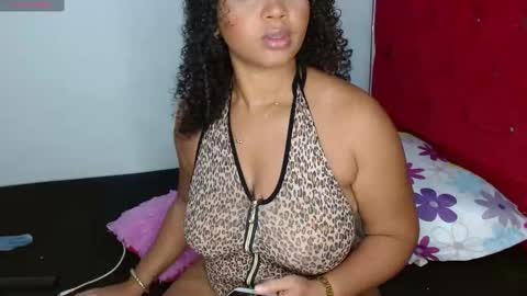 Snapshot of sweet__candy_ chatting on 11.12.25 Sweet Candy online show from 11.12.25