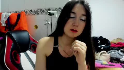 Snapshot of sweet__suck69bitch chatting on 06.01.26 sweet__suck69bitch online show from 06.01.26
