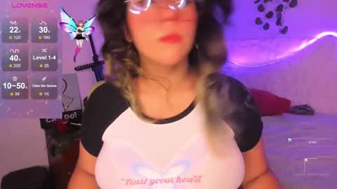 Snapshot of sweet_afrodita777 chatting on 10.26.25 Afrodita online show from 10.26.25