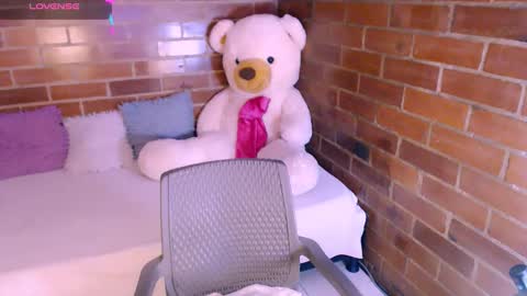 Stephanie online show from 09.26.25