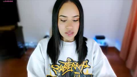 Stephanie online show from 11.25.25