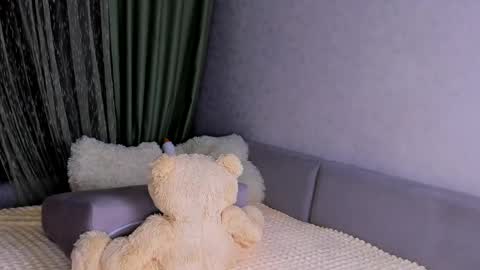 Snapshot of sweet_barbe chatting on 05.01.26 Alice online show from 05.01.26