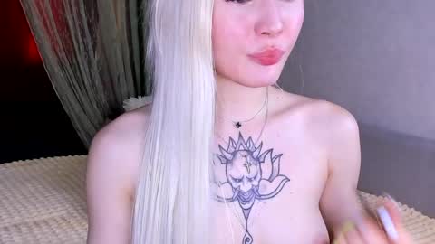 Snapshot of sweet_barbe chatting on 05.19.26 Alice online show from 05.19.26