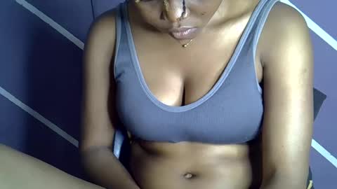 Snapshot of sweet_berry31 chatting on 09.25.25 baby girl online show from 09.25.25