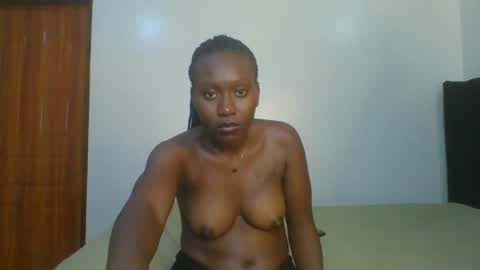 Snapshot of sweet_camila5 chatting on 10.20.25 Camila online show from 10.20.25