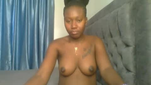 Snapshot of sweet_camila5 chatting on 11.03.25 Camila online show from 11.03.25