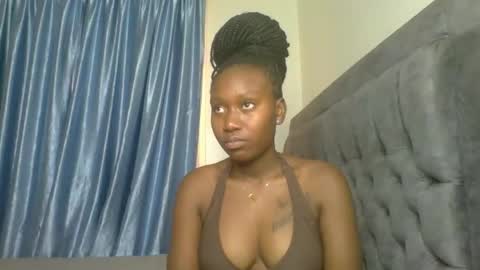 Snapshot of sweet_camila5 chatting on 11.04.25 Camila online show from 11.04.25