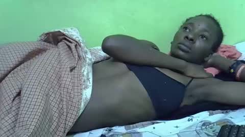 sweet_candie01 online show from 12.17.25