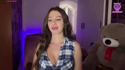 Snapshot of sweet_cherryn chatting on 09.18.25 Sweet Cherry online show from 09.18.25