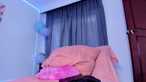 Snapshot of sweet_cinamon69 chatting on 07.06.26 Canela online show from 07.06.26