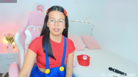 sweet_dania_ online show from 10.11.25