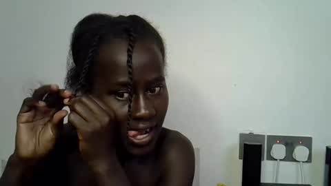 sweet_diva19 online show from 10.06.25