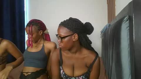 sweet_ella6 online show from 04.12.26