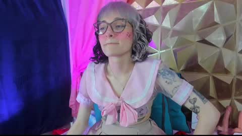  emmili  online show from 01.17.25