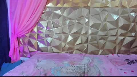  emmili  online show from 01.21.25