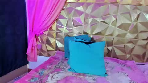  emmili  online show from 02.13.25