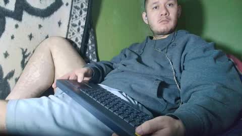 sweet_guy36 online show from 10.11.25