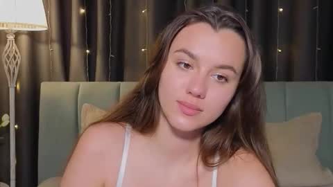 Snapshot of sweet_haeven chatting on 04.19.26 Im Mia.LOVELY PATTERNS 100 120 160 200 my toy buzzes from 2 tip online show from 04.19.26